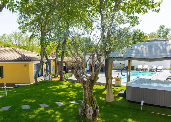 Haus Sole By Interhome Tatil Evi Poreč