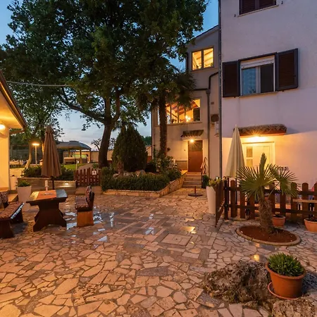 Haus Sole By Interhome Feriehus Poreč